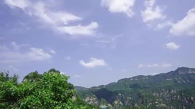太行山上的蓝天白云视频的预览图